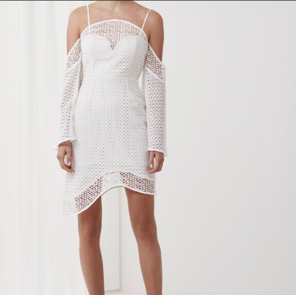 ✅️ NWT Keepsake Lace Asymmetric Off-Shoulder Dress